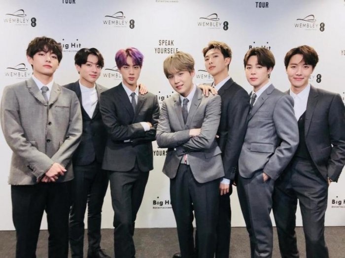 استقبال حاشد ل فرقة BTS الشهيرة