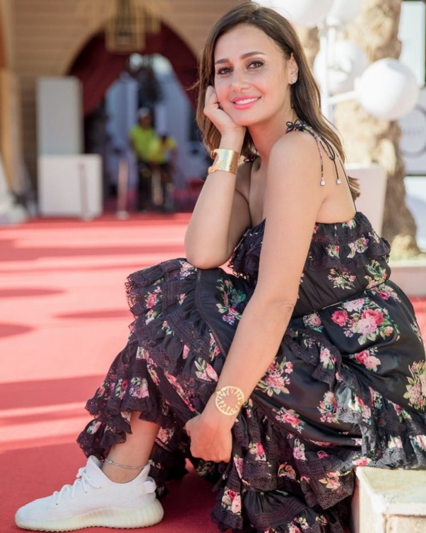 الفنانة حلا شيحة