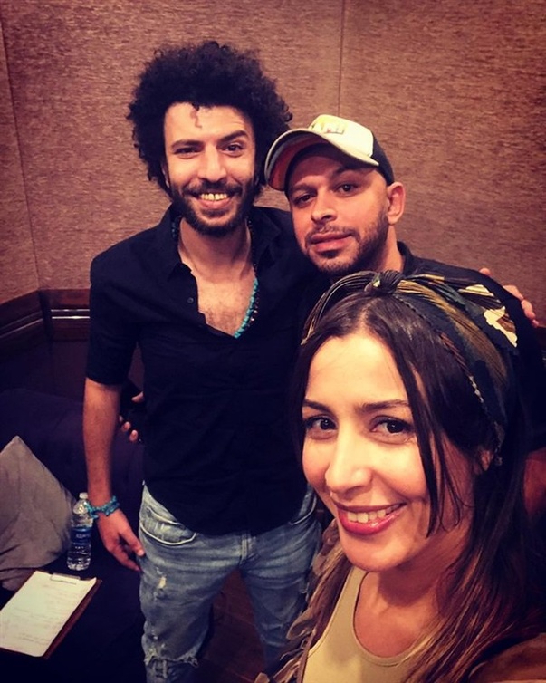 جنات داخل الاستديو