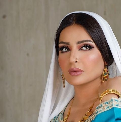 بدور البراهيم تثير الجدل بعد احتفالها بخطوبتها