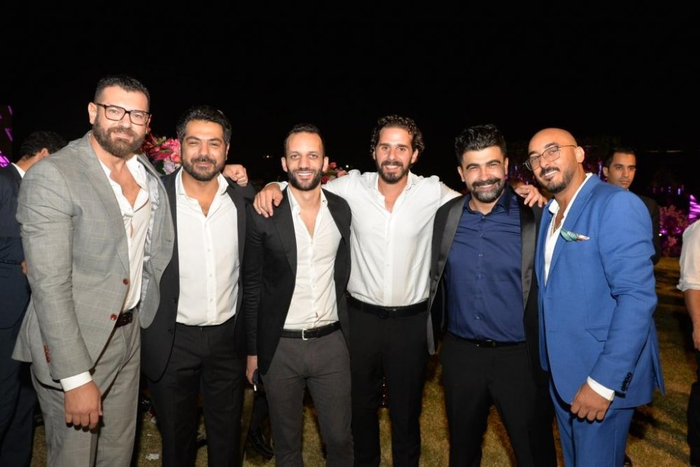 الفنان عمرو يوسف مع ضيوف الحفل