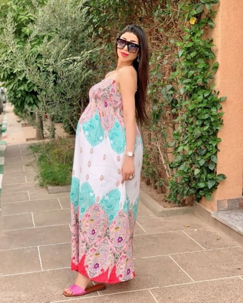 الفنانة دنيا بطمة 