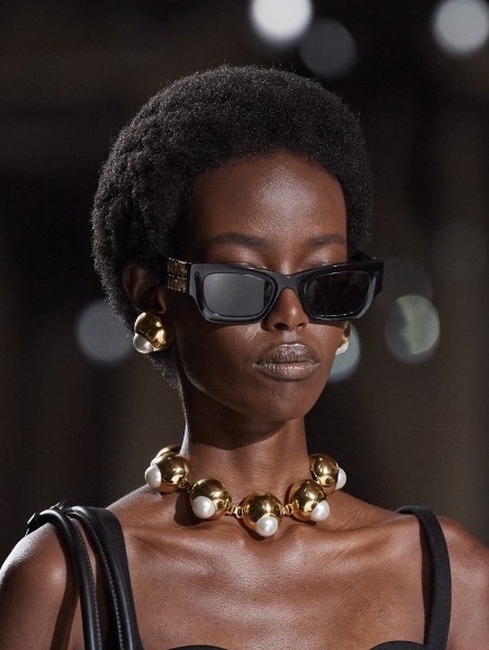من عرض Miu Miu