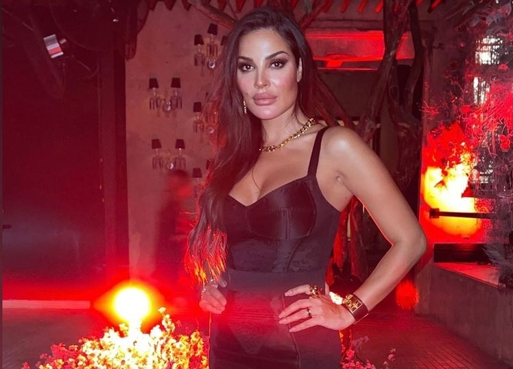 نادين نسيب نجيم بفستان من توقيع Dolce & Gabbana