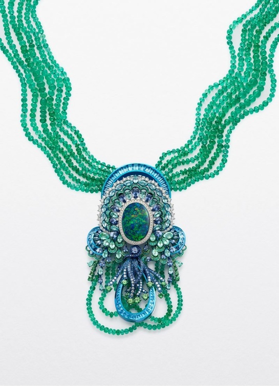 قلادة Red Carpet Collection من شوبارد Chopard