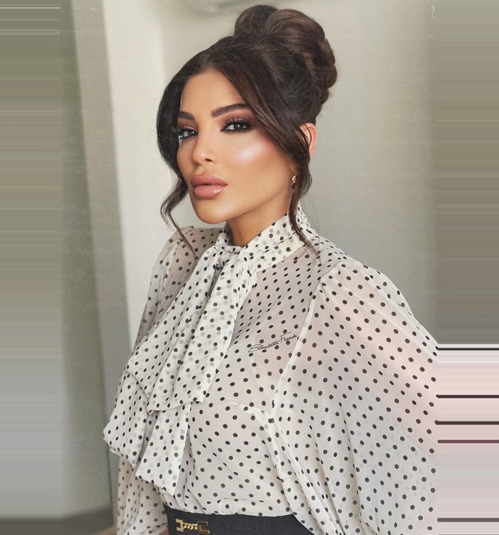دينا حايك تتصدر الترند 