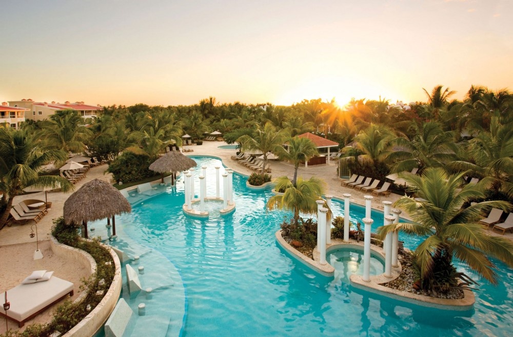 منتجع Melia Caribe Tropical Punta Cana في جمهورية الدومينيكان 