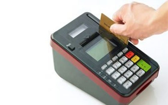استخدام البطاقات الائتمانية