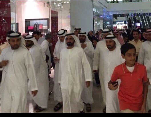 الشيخ محمد بن راشد آل مكتوم في النخيل مول