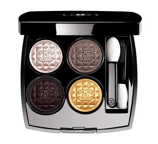 Chanel Les 4 Ombres in the shade of Signe Particulier