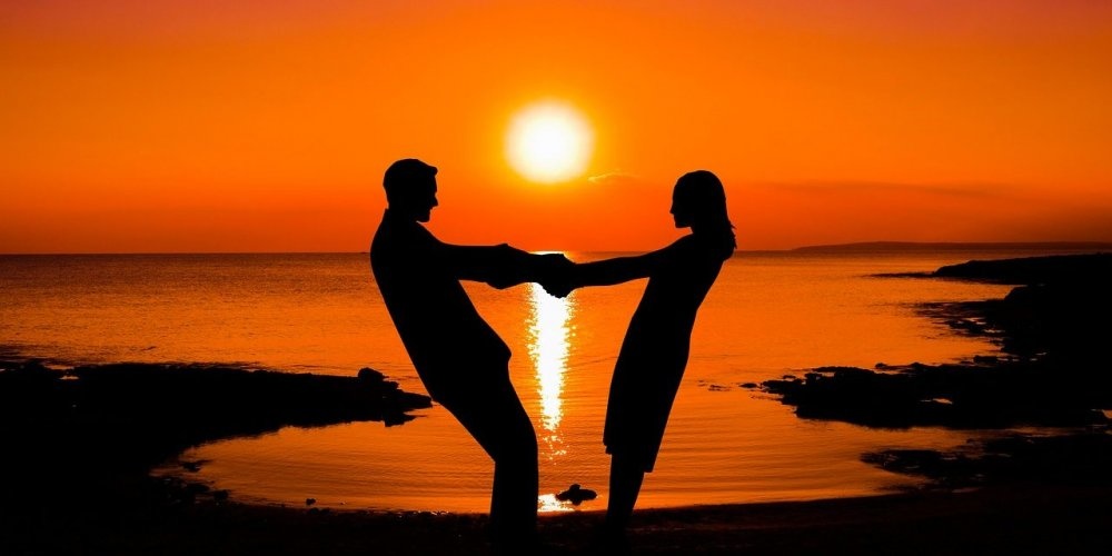 استمتعا بكل لحظة من لحظات شهر العسل