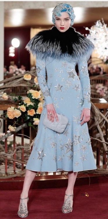 فستان من dolce &gabbana