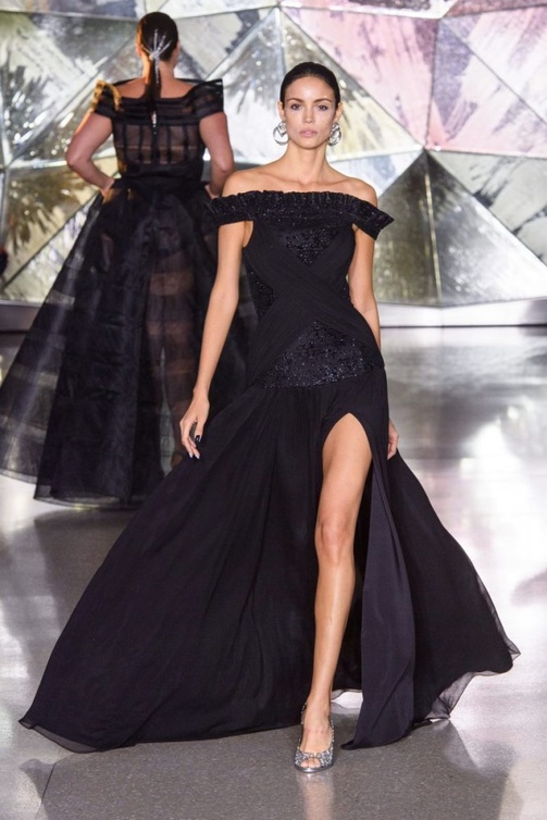فستان من مجموعة christian siriano