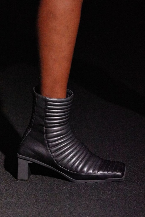 حذاء كاحل أسود من Balenciaga