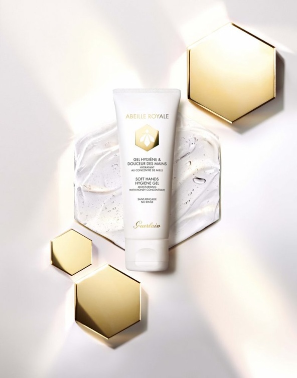 ABEILLE ROYALE طقوس العناية باليدين من Guerlain