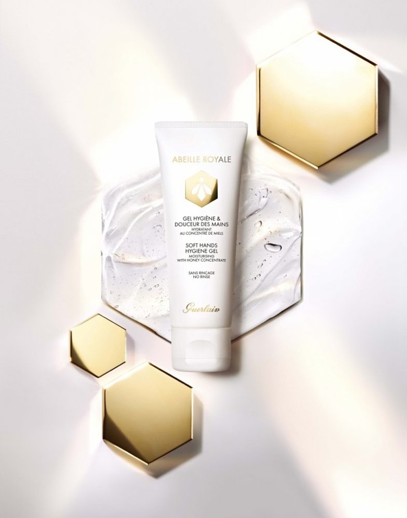 ABEILLE ROYALE طقوس العناية باليدين من Guerlain