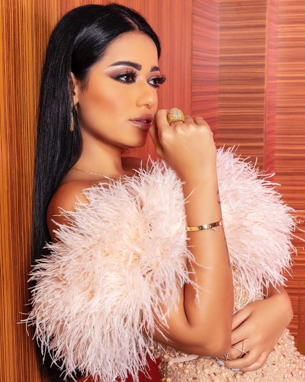 الفنانة رحمة رياض