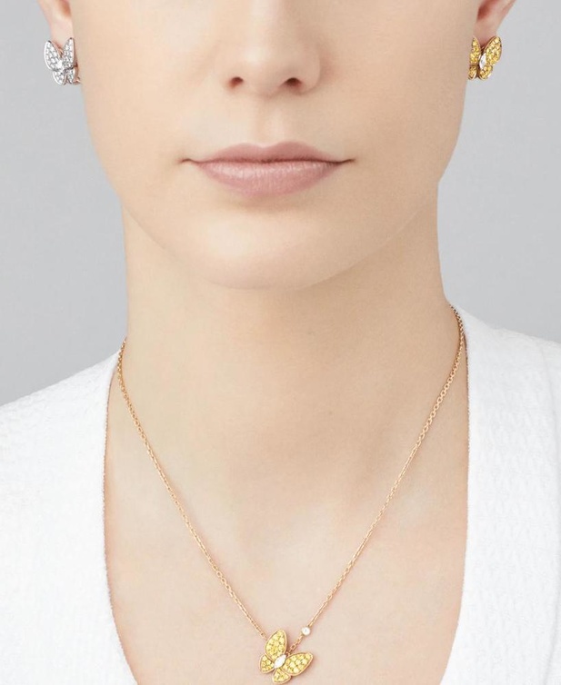 أقراط Two Butterfly من فان كليف أند آربلز Van Cleef & Arpels