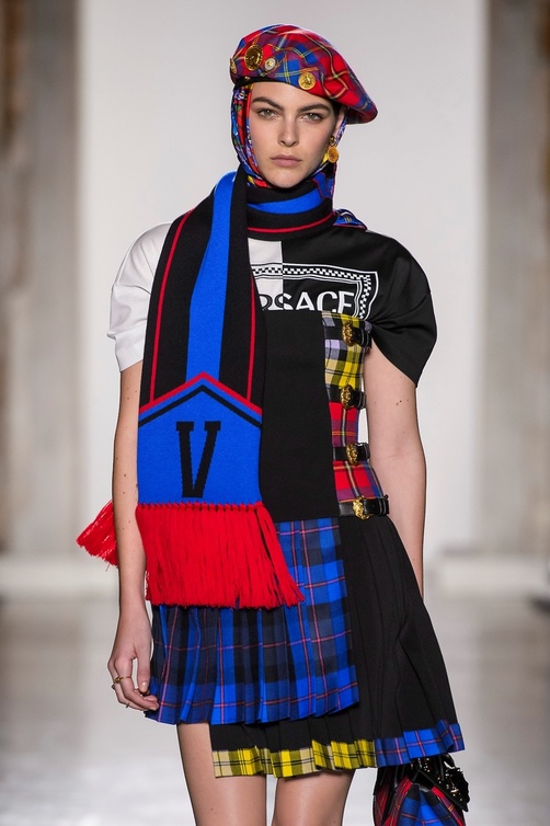 لمسة هذه الرياضة كانت حاضرة أيضاً في مجموعة Versace لعام 2018