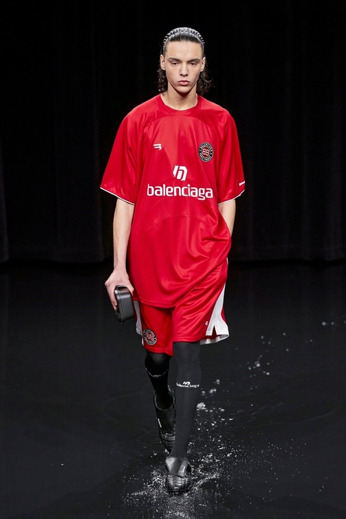 من مجموعة Balenciaga لخريف وشتاء 2020