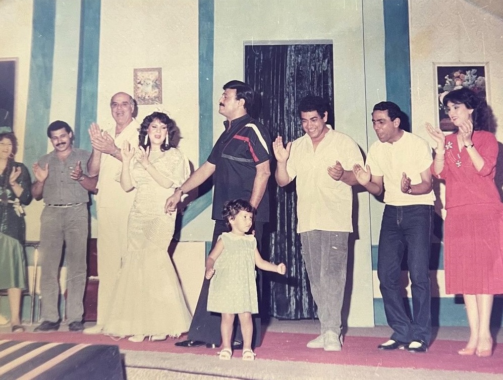 دنيا سمير غانم في عمر العامين بمسرحية "فارس وبني خيبان"