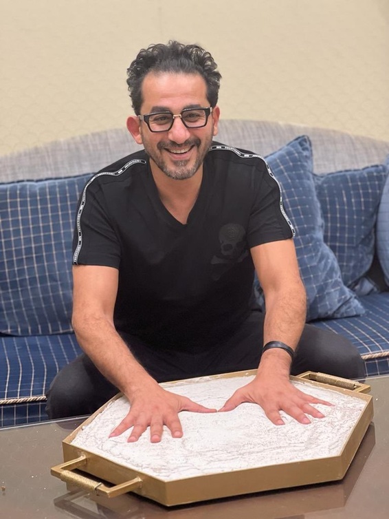أحمد حلمي يستعد لعمل مسرحي في موسم الرياض