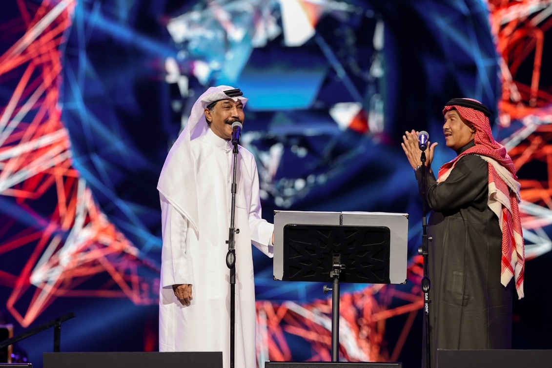 أداء مبهر لمحمد عبده وعبدالله الرويشد