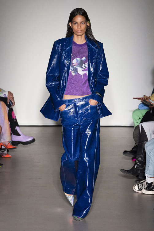 بدلة فينيل باللّون النيلي من MSGM
