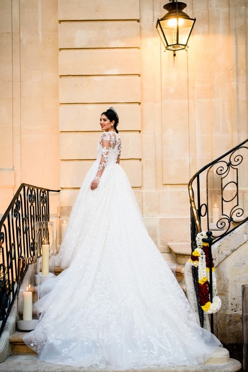  نور فارس ابنة نائب رئيس الحكومة سابقاً عصام فارس من تصميمGiambattista Valli