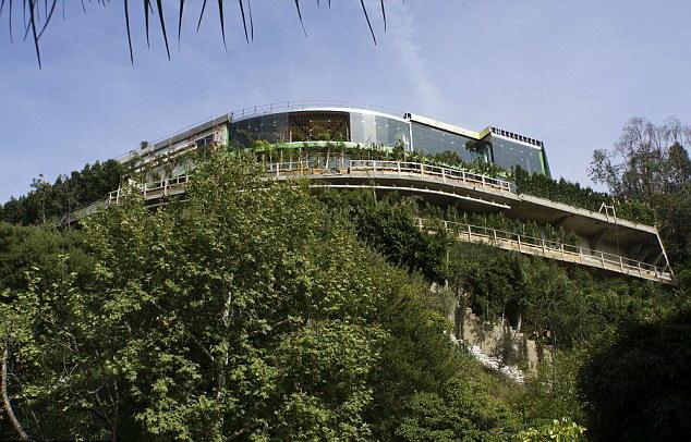 The Modern House of Hadid