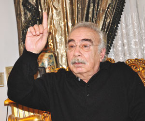 محمود أبو زيد رحل عن عمر 75 عاما