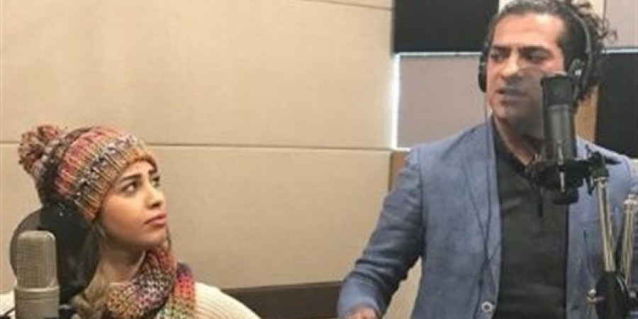 مصطفى ابو سريع ورنا سماحة أثناء تسجيل تتر المسلسل