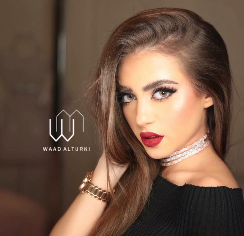 ماكياج خبيره التجميل وعد التركي