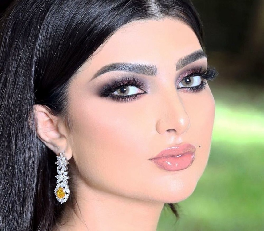 من ابداعات خبيرة الماكياج وعد