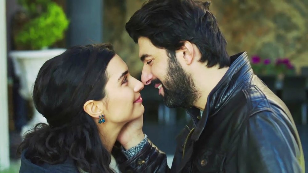 مشهد من مسلسل العشق الاسود