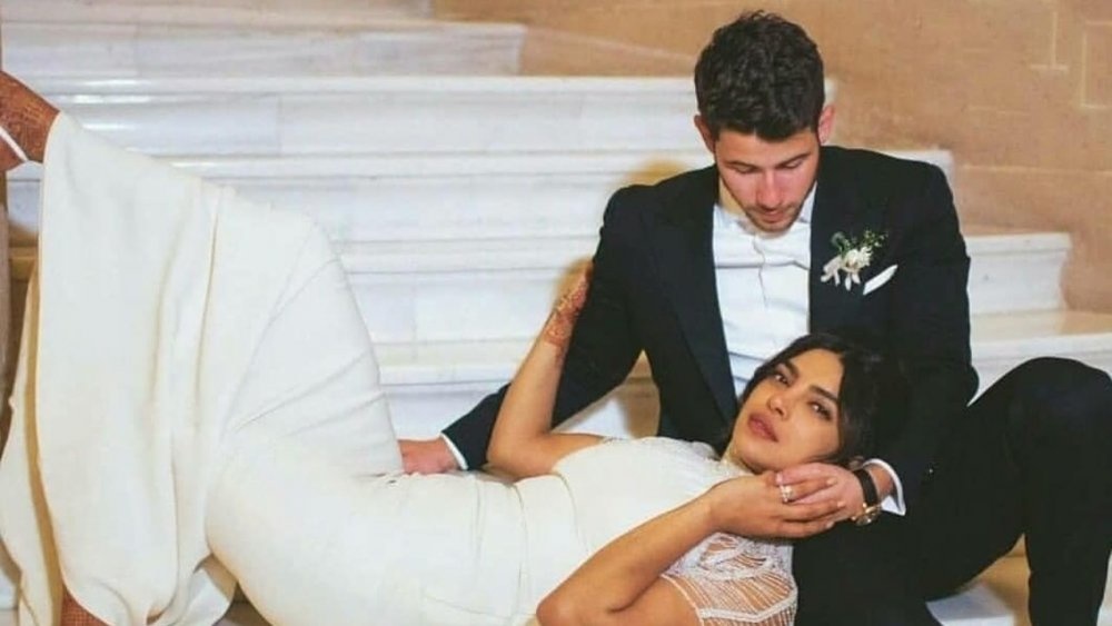 نيك جوناس ينشر صورة من حفل زفافه