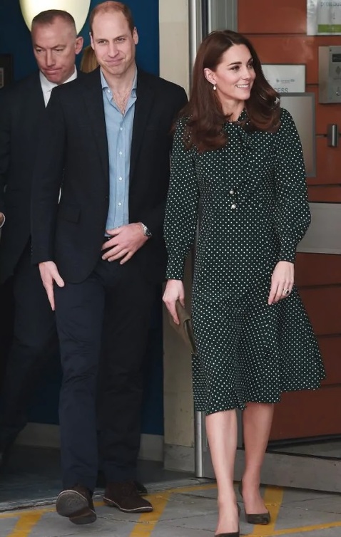 فستان زيتي منقّط من اختيار كيت ميدلتون kate Middleton