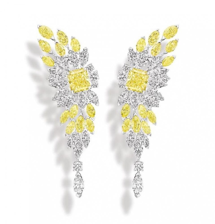  أقراط من بياجيه Piaget