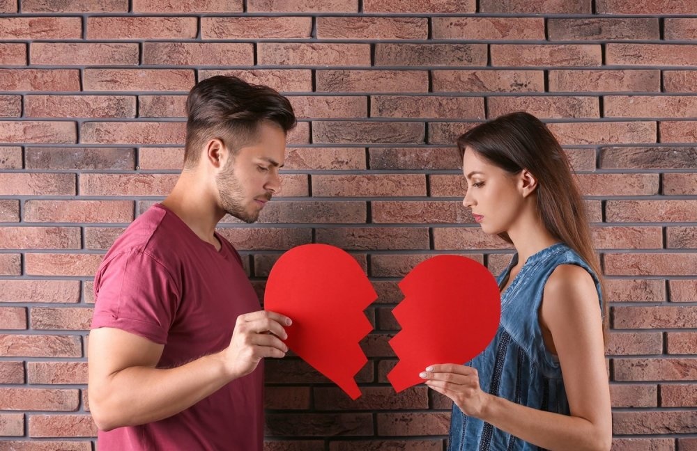 يجب ابعاد الروتين الزوجي لانه يُفسد العلاقة الزوجية