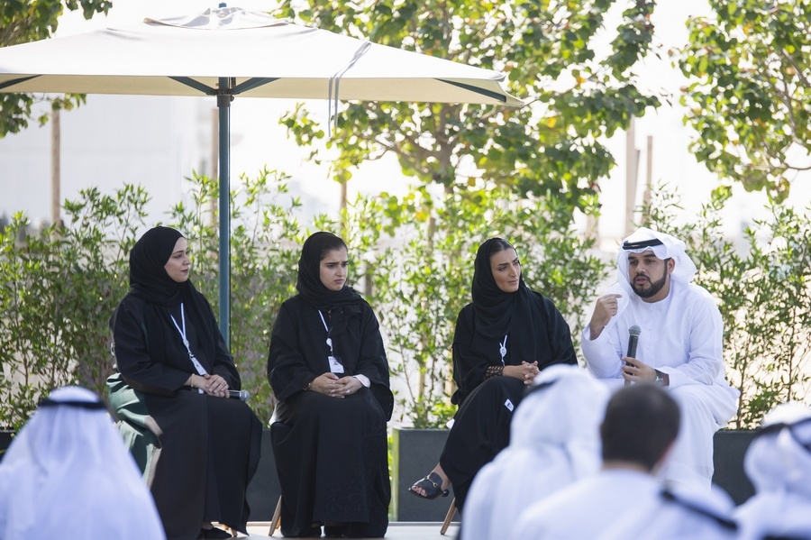رواد أعمال إماراتيون يستعرضون تجاربهم وقصص نجاحهم بالإمارات