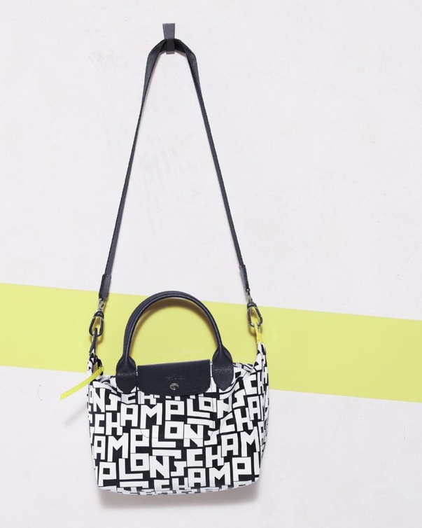 اكتشفي دليل الهدايا من Longchamp لمناسبات نهاية العام