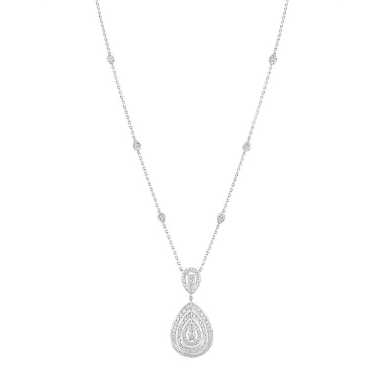 سلسال ذهب ابيض مزين بقطعة مرصعة بالماسات من Chaumet