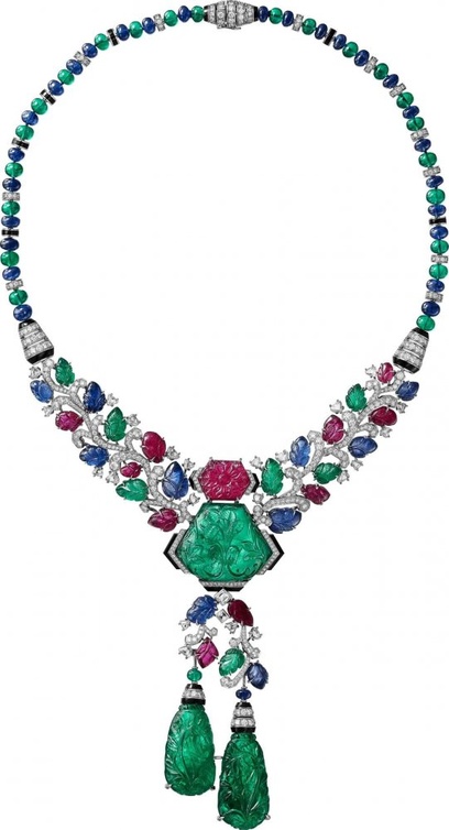  عقد من الألماس والزمرد من cartier