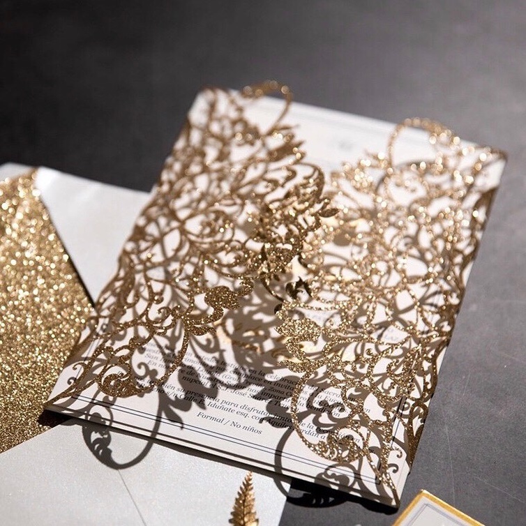 كروت دعوة زفاف رومانسية باللون الذهبي على طريقة Laser Cut