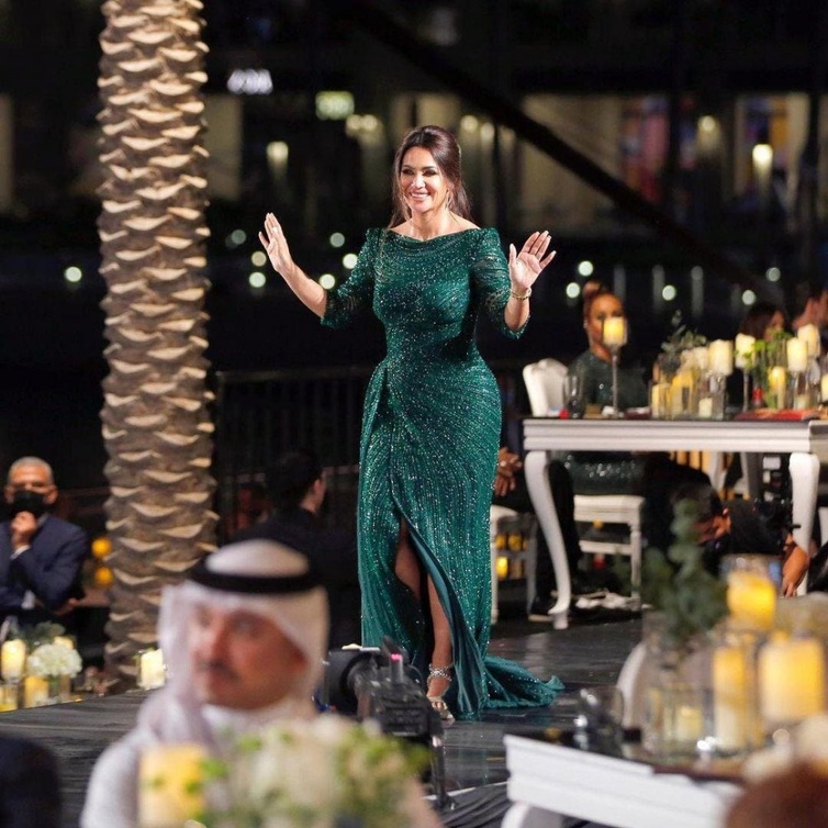  ديانا حداد أطلت بفستان أخضر من تصميم زينة زكي