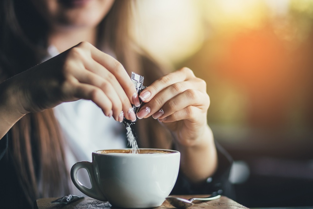 القهوة المحلاة من أسوأ أنواع المشروبات لتناولها على وجبة الفطور