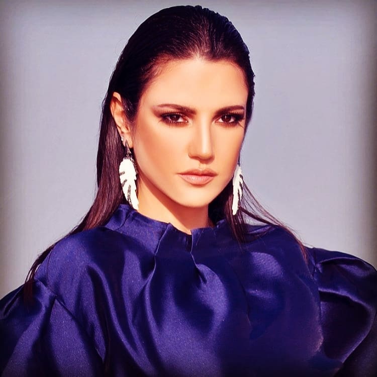 من اطلالاتها الملفتة على انستغرام
