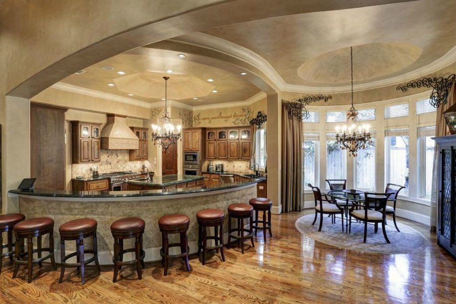 كراسي جلدية متعددة للمطبخ