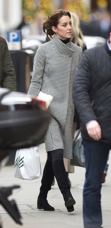  كيت تذهب للتسوق