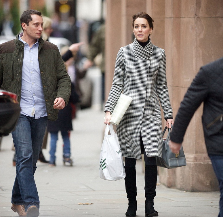  كيت تذهب للتسوق